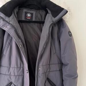 Gorgeous Grey Puffer Jacket from Halifax - Women's Size Medium